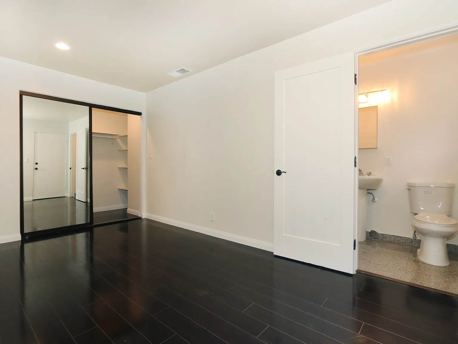 1 bed, 3726 sqft, $1,500 — Photo 3