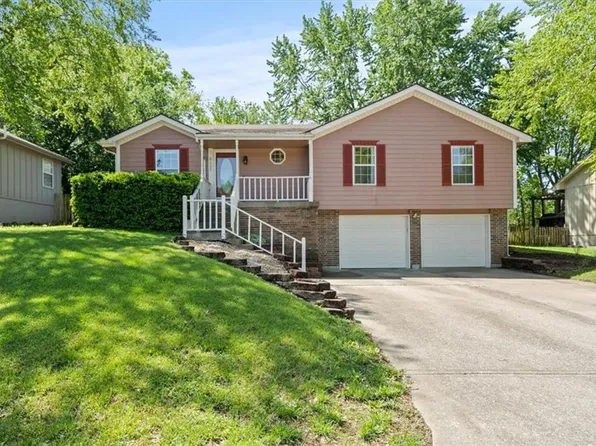 2127 SE 5th St, Lees Summit, MO 64063