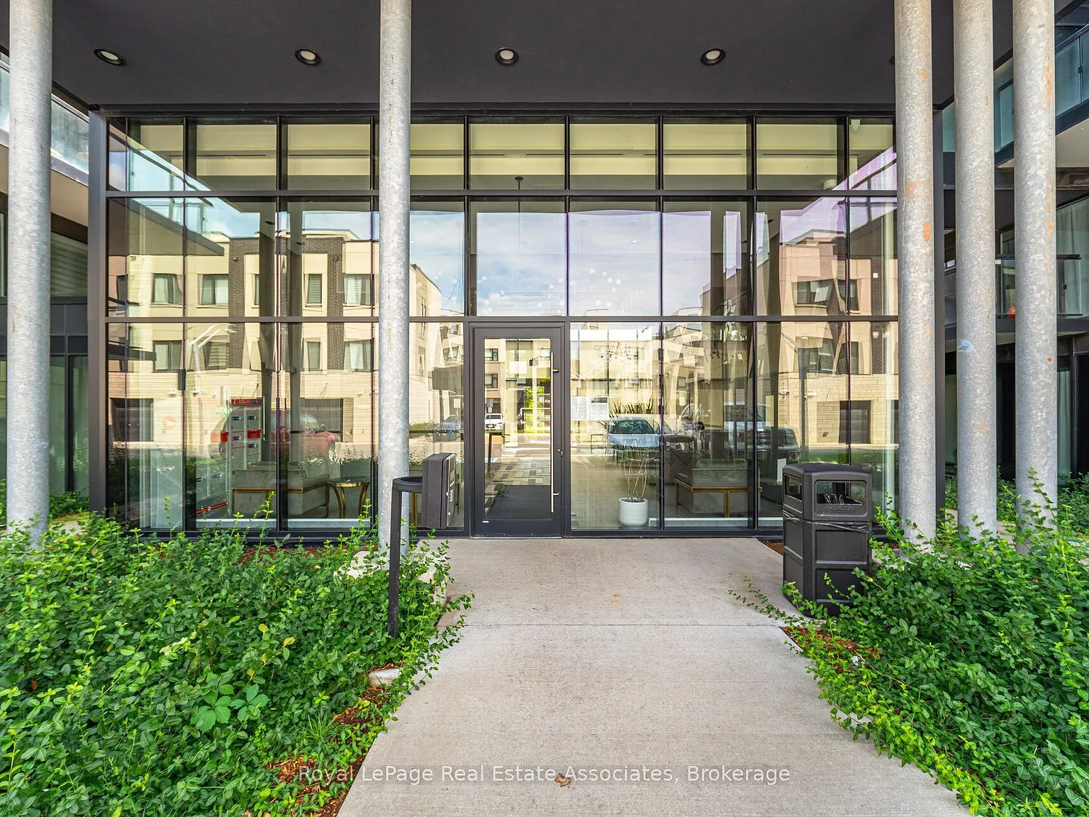 1 bed, $2,100 — Photo 2