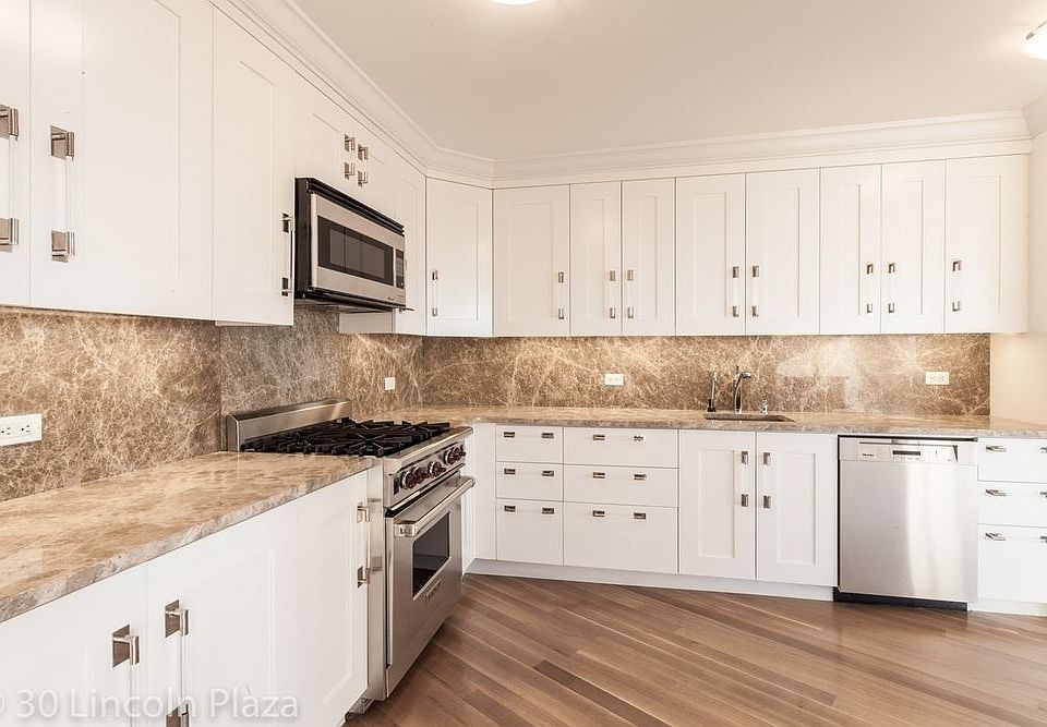 1st image of 30 W 63rd St APT 32K