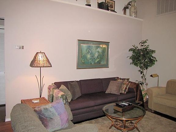 3rd image of 702 Essex Pl
