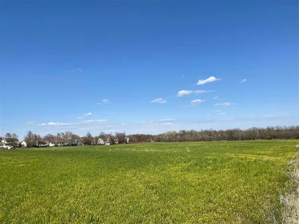 125 Burlington Dr, Mulvane, KS 67110