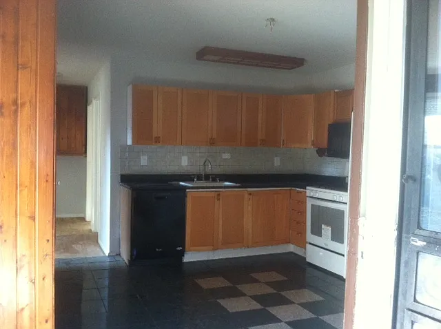 517 Calvin Ln — Photo 2