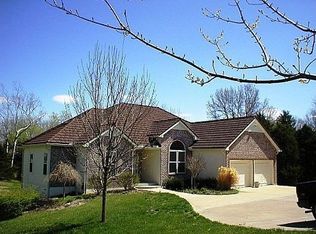 7109 NW Blair Rd, Parkville, MO 64152