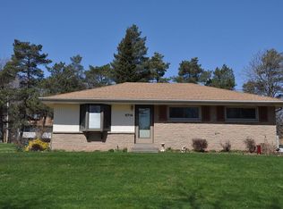 6714 Dellrose Ct, Greendale, WI 53129