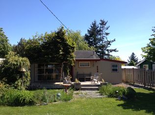 688 Mallard Ln, Point Roberts, WA 98281