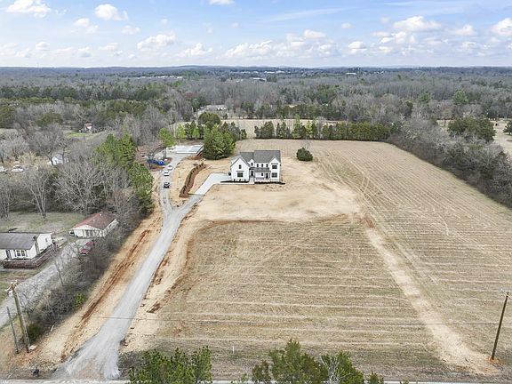 3rd image of 4873 Bradyville Pike