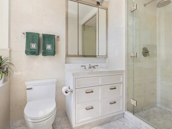 845 West End Avenue image 16 of 26