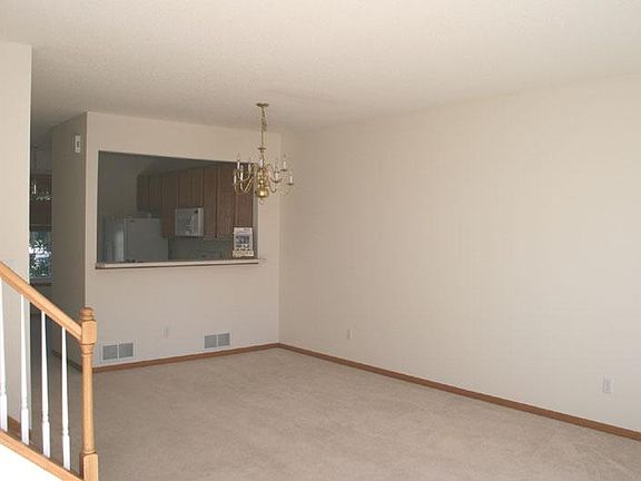 3rd image of 15811 Foliage Ave