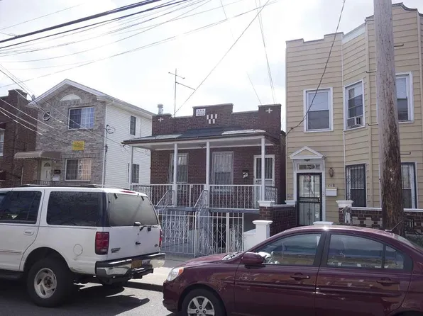 832 E 227th St, Bronx, NY 10466