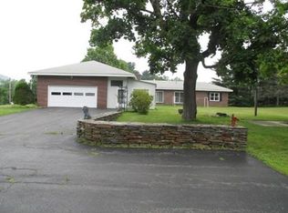 140 Hutchinson Ln, Cheshire, MA 01225