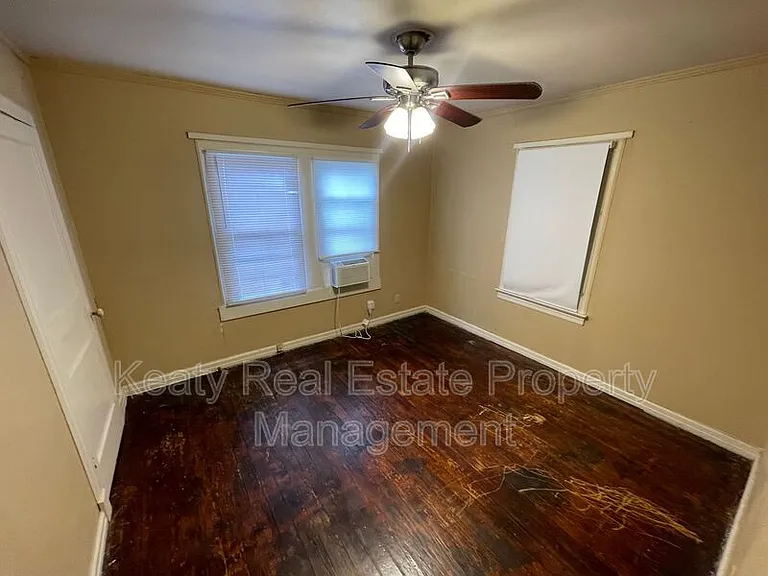 409 Silkwood St — Photo 3