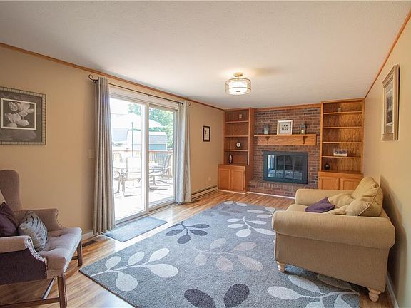 5th image of 870 Chapel Cir