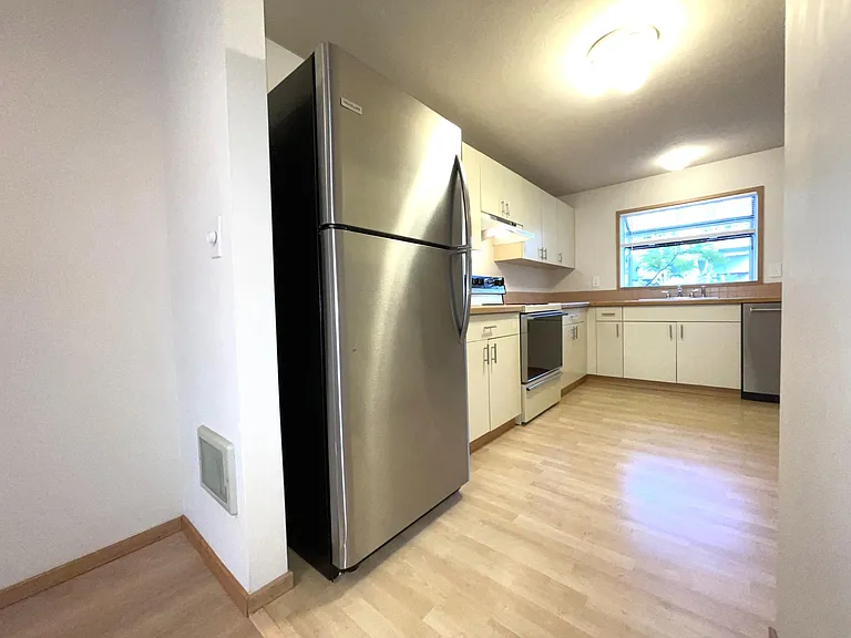 3433 McNary Pkwy #207 — Photo 8