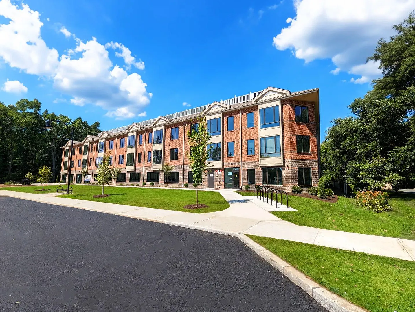 133 South East Commons — Photo 2