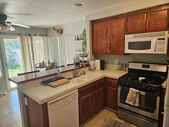 5th image of 926 S Silkwood Ln
