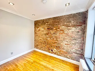 Rented by Century 21 Premier 