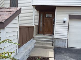 901 Woburn Dr, Camillus, NY 13031