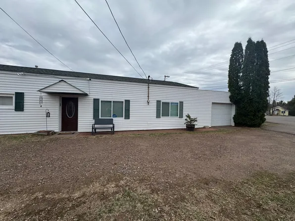 406 4th St, Moose Lake, MN 55767
