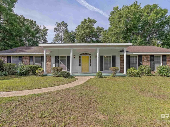 174 Country Club Dr, Daphne, AL 36526
