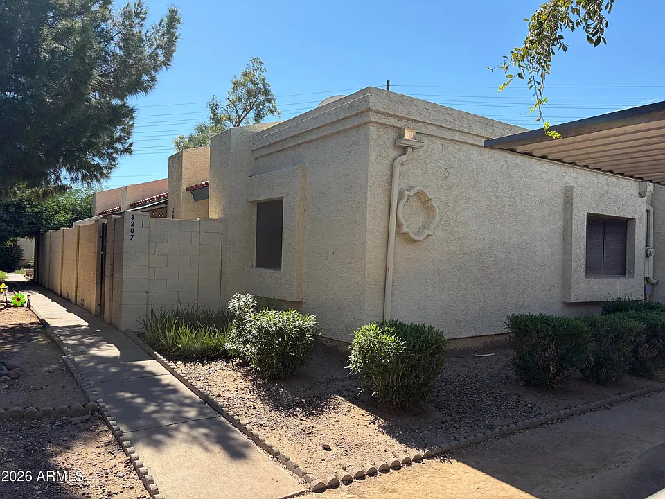3207 W Loma Ln #1-1-1