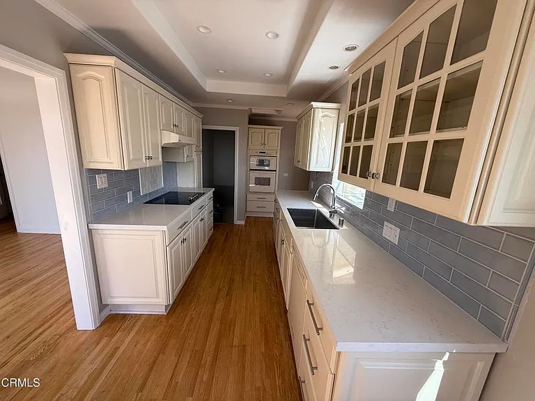 2371 Foster Ave — Photo 8
