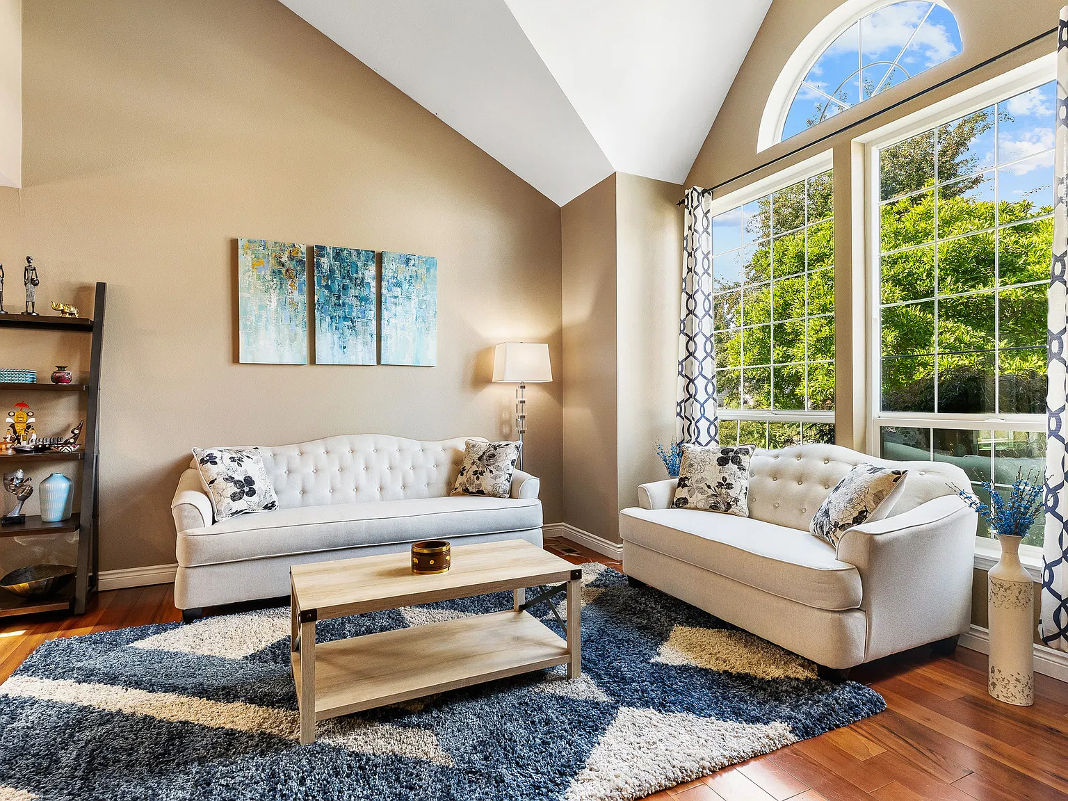 4 bed, 2.5 bath, 1810 sqft, $3,450 — Photo 4