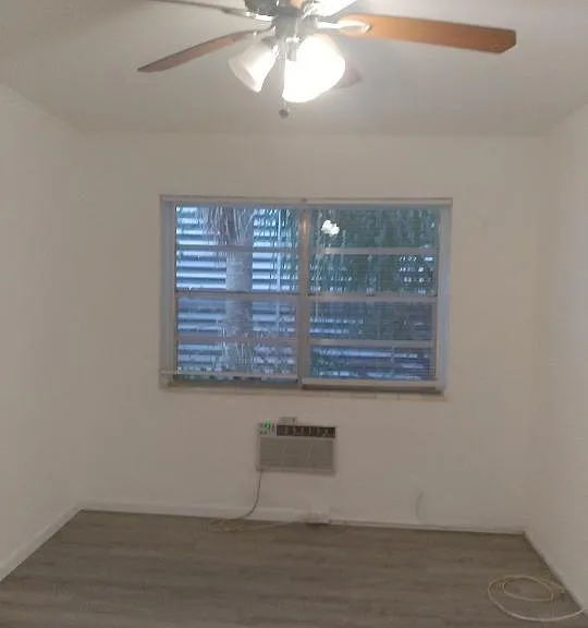 LARGE 12 X 15 BEDROOM