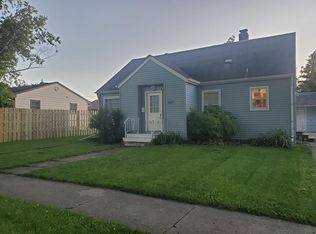 607 10th St N, Moorhead, MN 56560