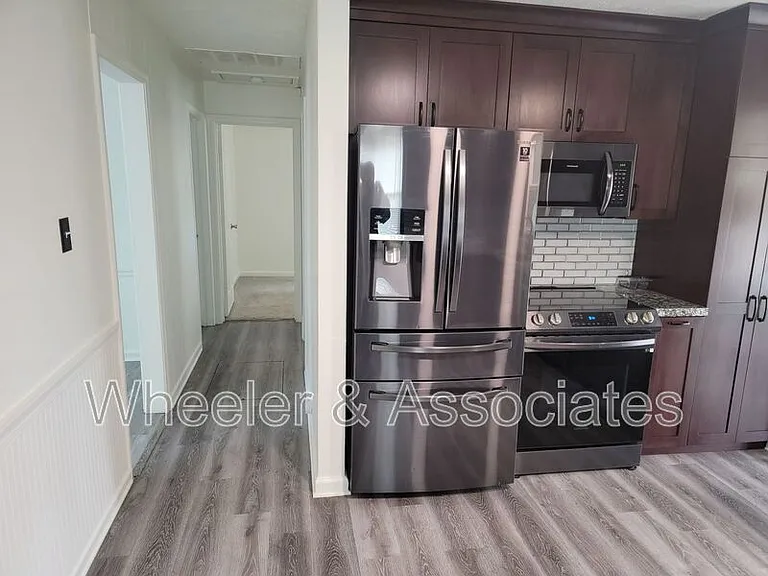 1415 23rd St — Photo 8