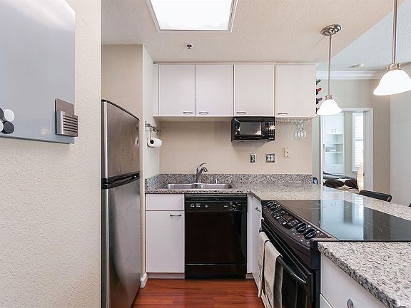 4th image of 201 Harrison St APT 519