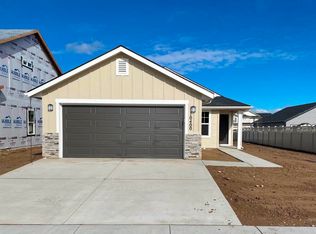 10400 Crystal Ridge Dr, Nampa, ID 83687