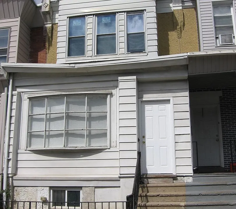 5323 Malcolm St