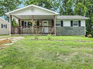 636 Valencia Dr, Belleville, IL
