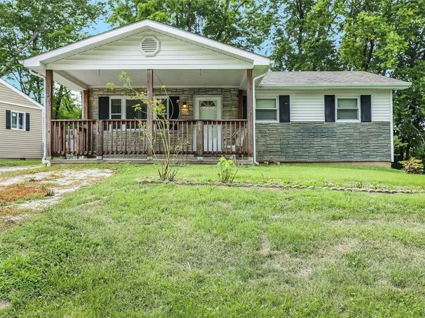 636 Valencia Dr, Belleville, IL 62223