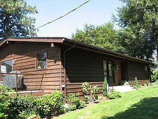2nd image of 2224 Lakeshore Dr