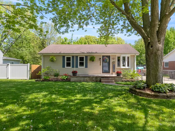 22171 Monterey Dr, Woodhaven, MI 48183