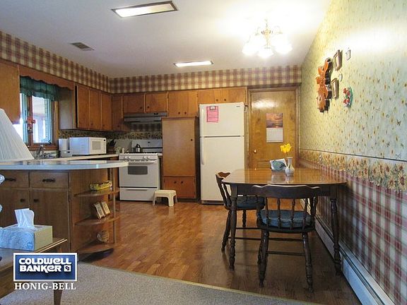 5th image of 16213 W Creek Dr