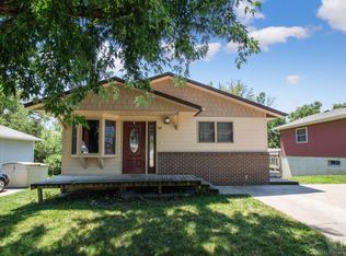 43 Brook Cir, Pella, IA 50219