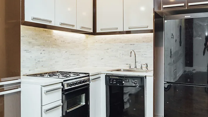 Rented by Nooklyn NYC LLC | media 12