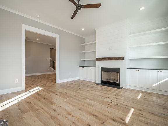 5th image of 237 Highpointe Ln