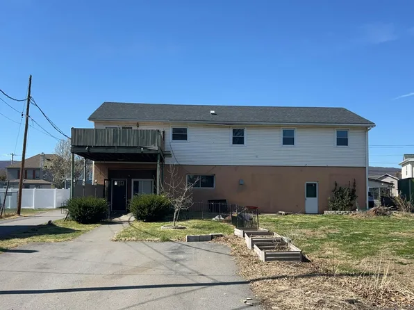 932 4th St, West Pittston, PA 18643