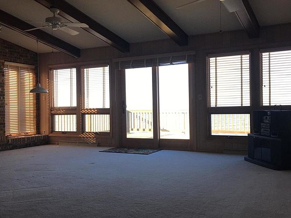5th image of 600 Lake Dr
