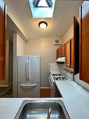 2nd image of 107 Weirfield St #3A