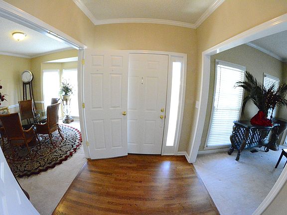 2nd image of 1296 Ravenwood Dr
