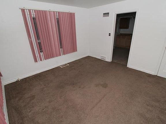 3rd image of 1112 W 37th St