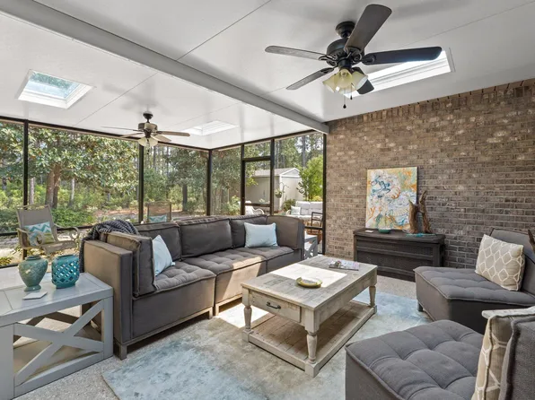 52 Brighton Cv, Freeport, FL 32439