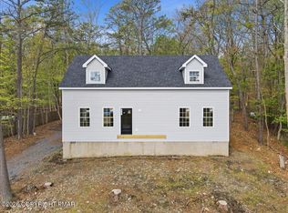 3554 Acorn Cir, East Stroudsburg, PA 18302