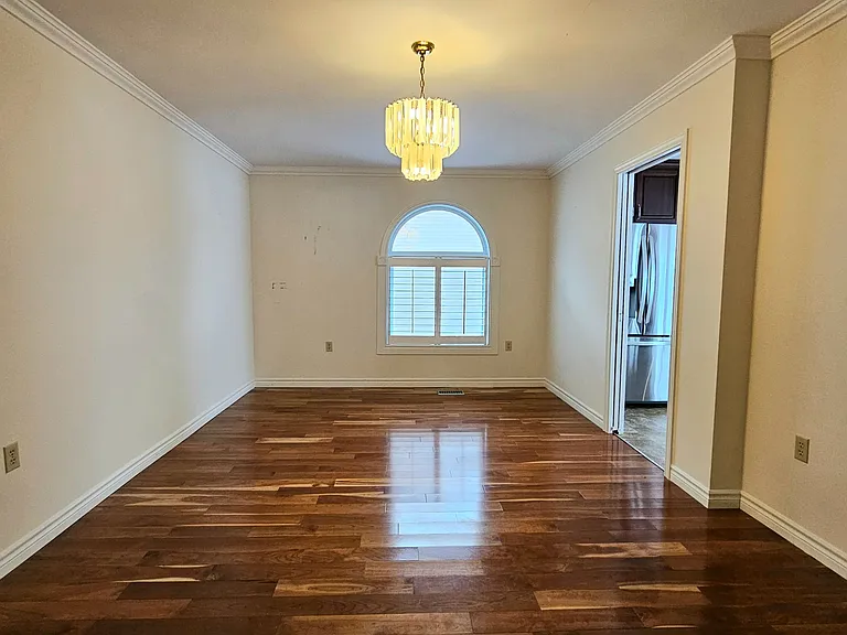 210 Main St — Photo 8
