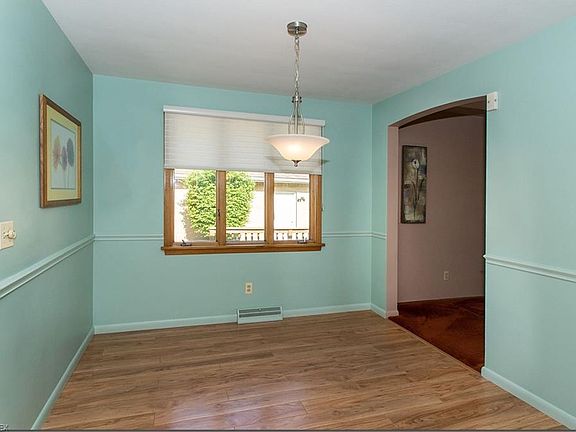 5th image of 2527 Larkmoor St